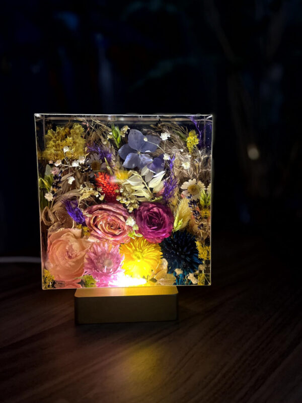 Lampada media prato fiorito fiori viola e misti 1