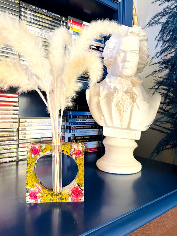 Vaso quadrato giallo rosa viola 1