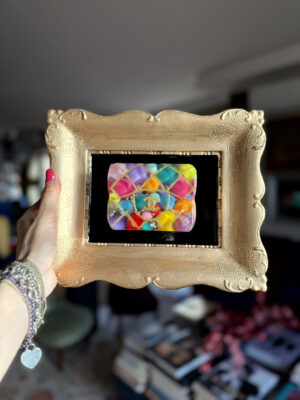 Quadro borsa Chanel palle colorate e glitter oro cornice oro 1
