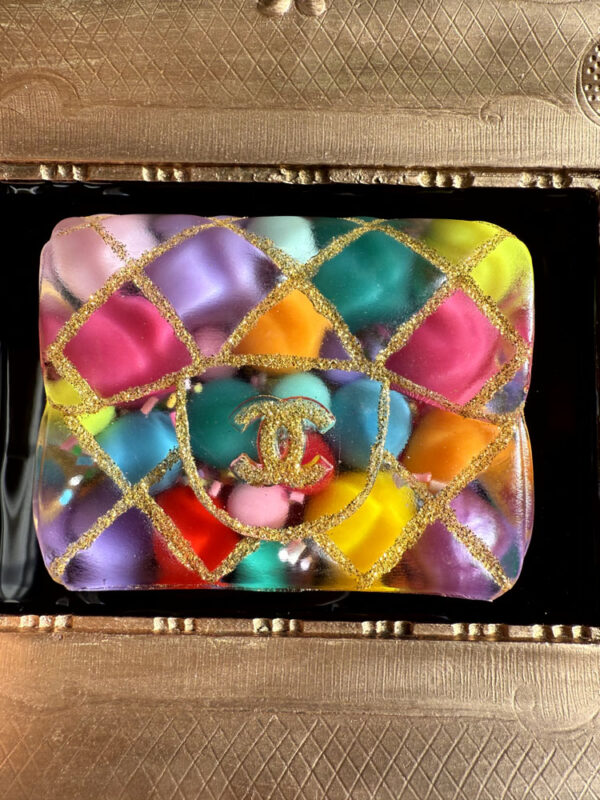 Quadro borsa Chanel palle colorate e glitter oro cornice oro 2