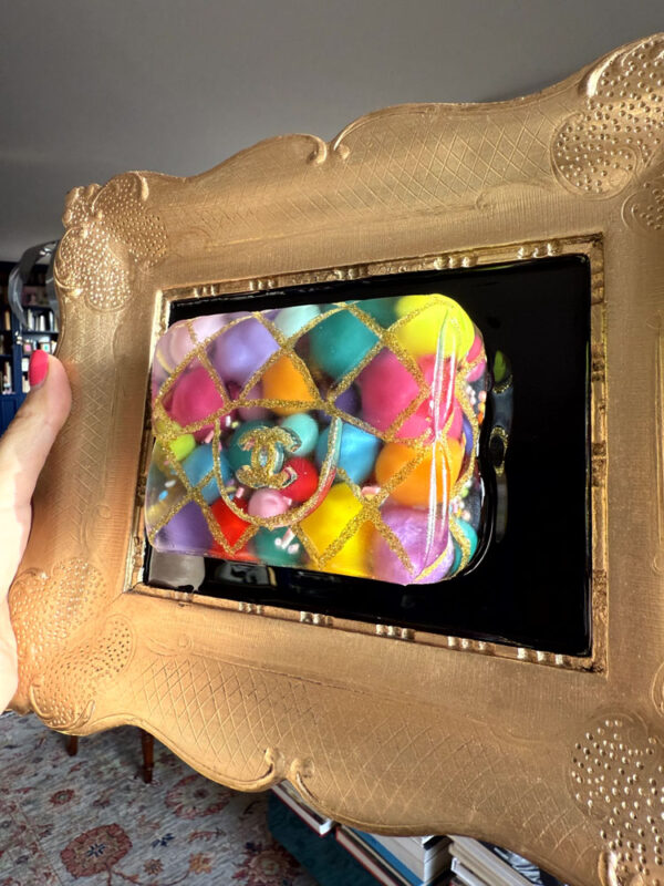 Quadro borsa Chanel palle colorate e glitter oro cornice oro 4