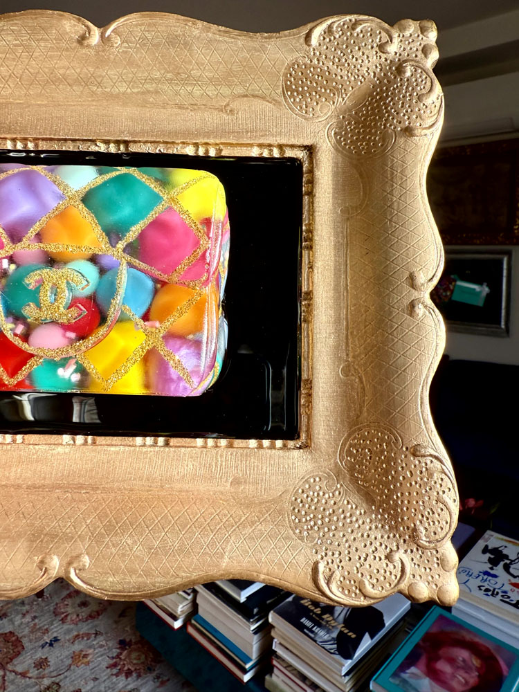 Quadro borsa Chanel palle colorate e glitter oro cornice oro 7