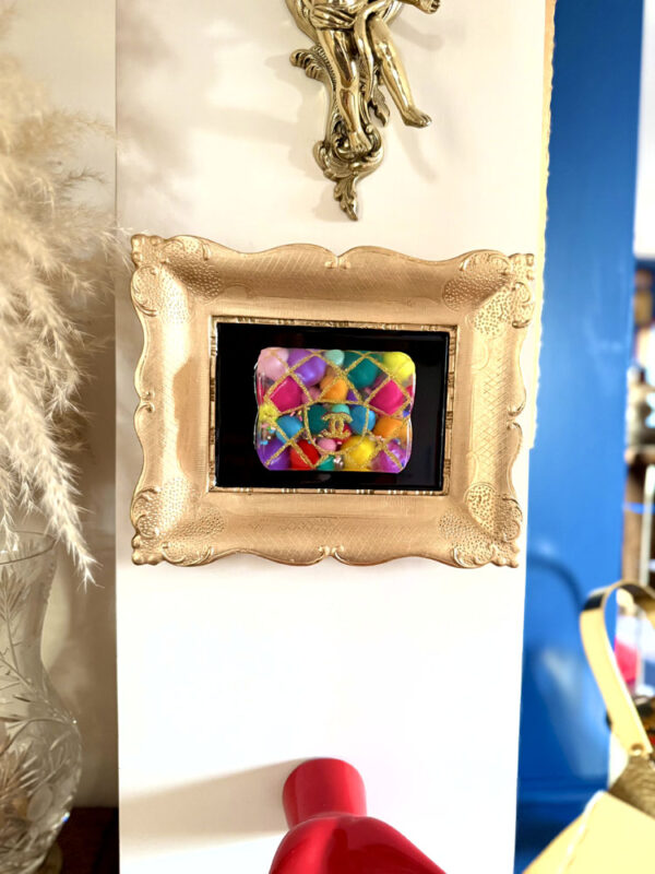 Quadro borsa Chanel palle colorate e glitter oro cornice oro 8
