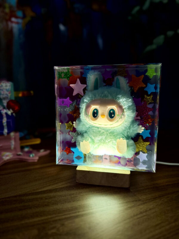 Lampada 15x15 labubu celeste e stelle 5