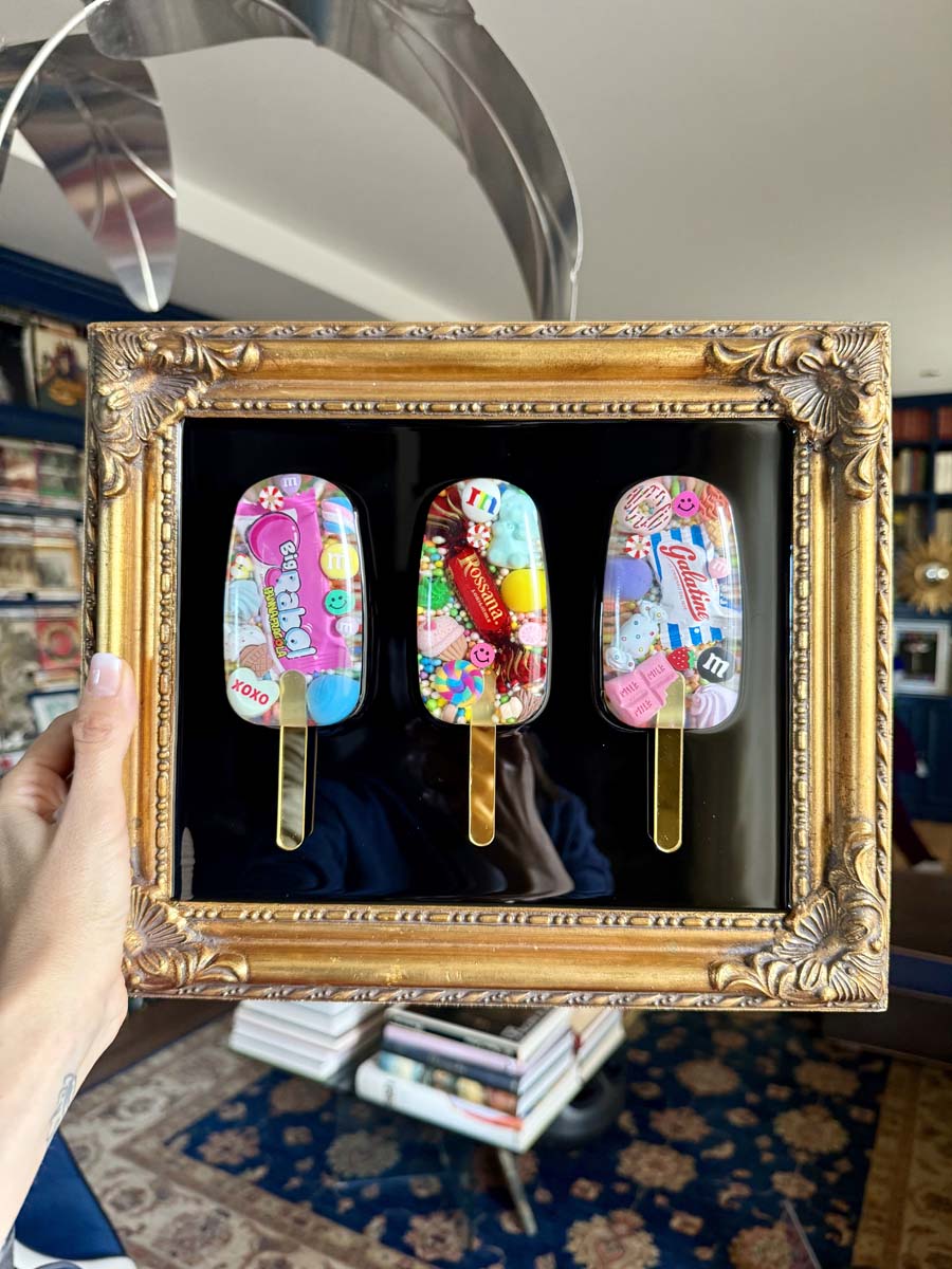 Quadro 3 gelati caramelle cornice oro scuro sfondo nero 9