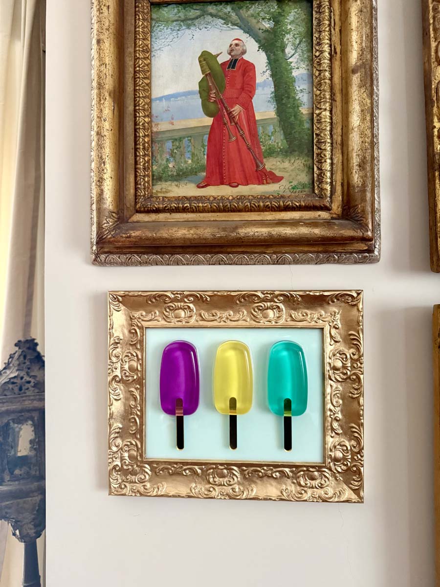 Quadro 3 gelati colorati cornice in stile oro sfondo bianco 10
