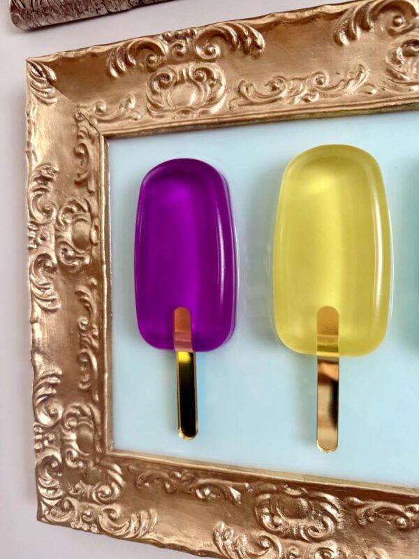 Quadro 3 gelati colorati cornice in stile oro sfondo bianco 5